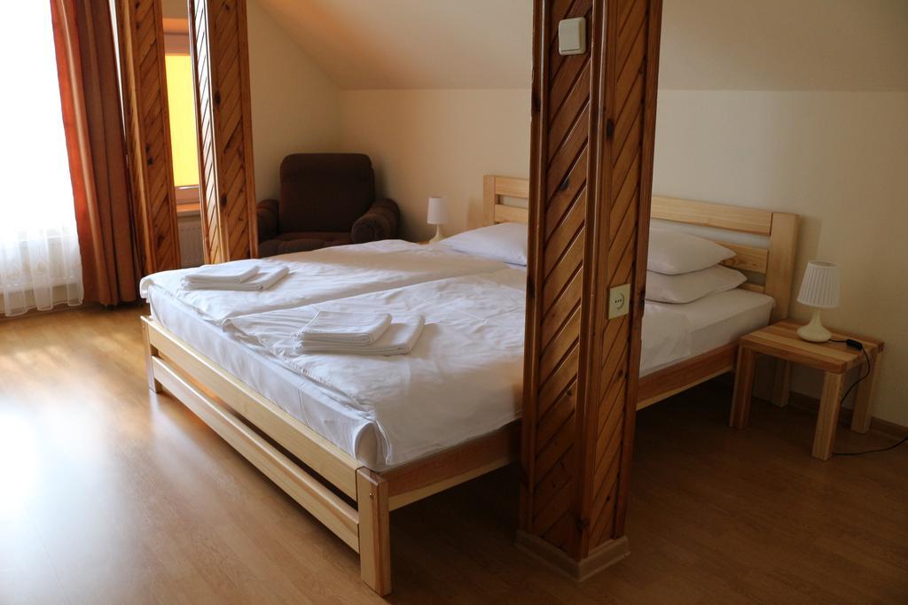 Hotel Asmonienes Sveciu Namai "Senoji Mokyklele" Smalininkai Exterior foto